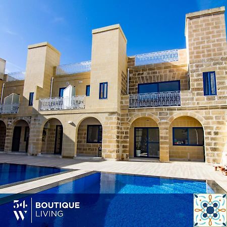 Bed and Breakfast Fiftyfour West Boutique Living à Għarb Extérieur photo