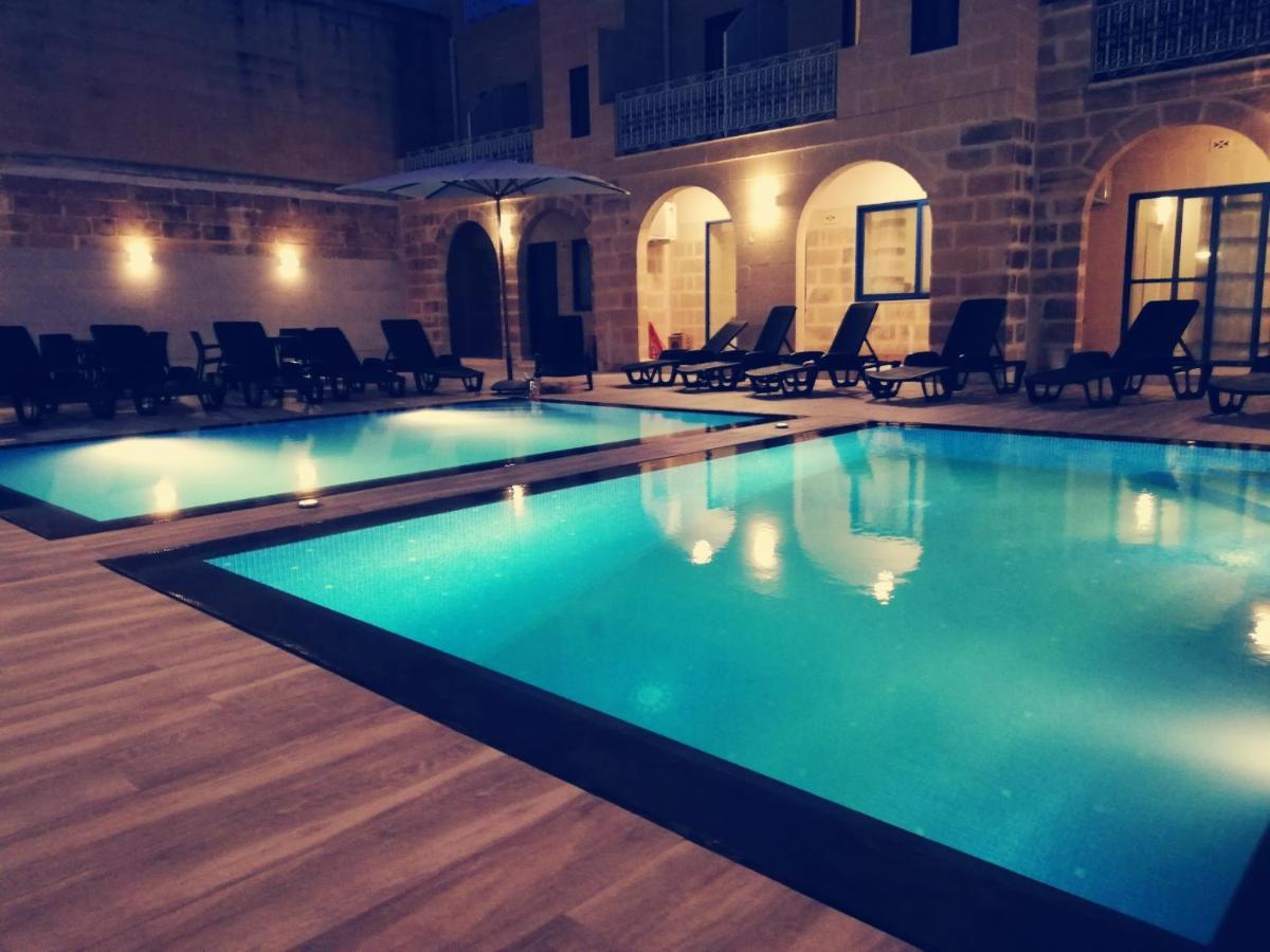 Bed and Breakfast Fiftyfour West Boutique Living à Għarb Extérieur photo