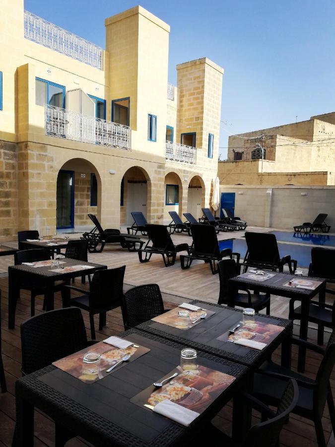 Bed and Breakfast Fiftyfour West Boutique Living à Għarb Extérieur photo