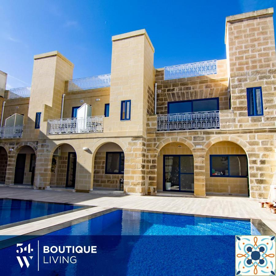 Bed and Breakfast Fiftyfour West Boutique Living à Għarb Extérieur photo