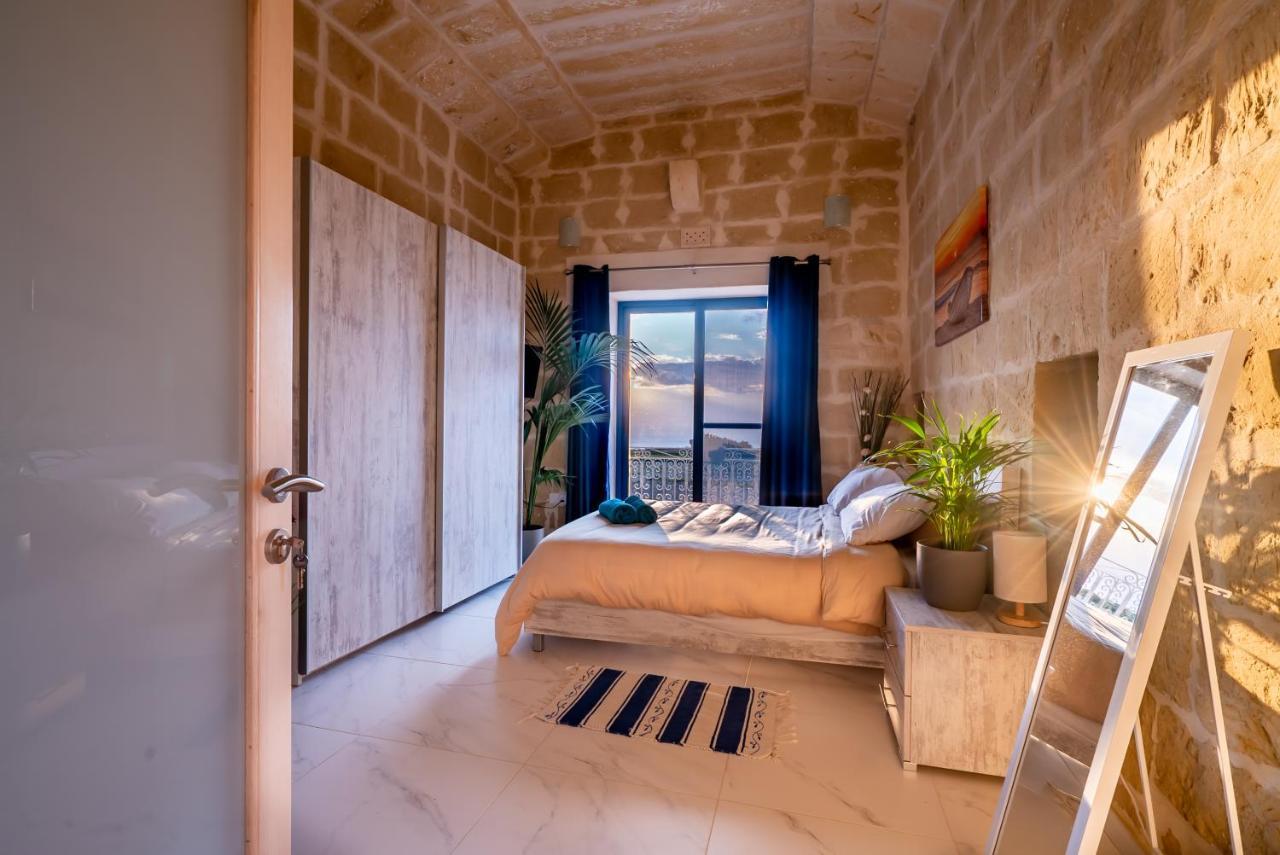 Bed and Breakfast Fiftyfour West Boutique Living à Għarb Extérieur photo
