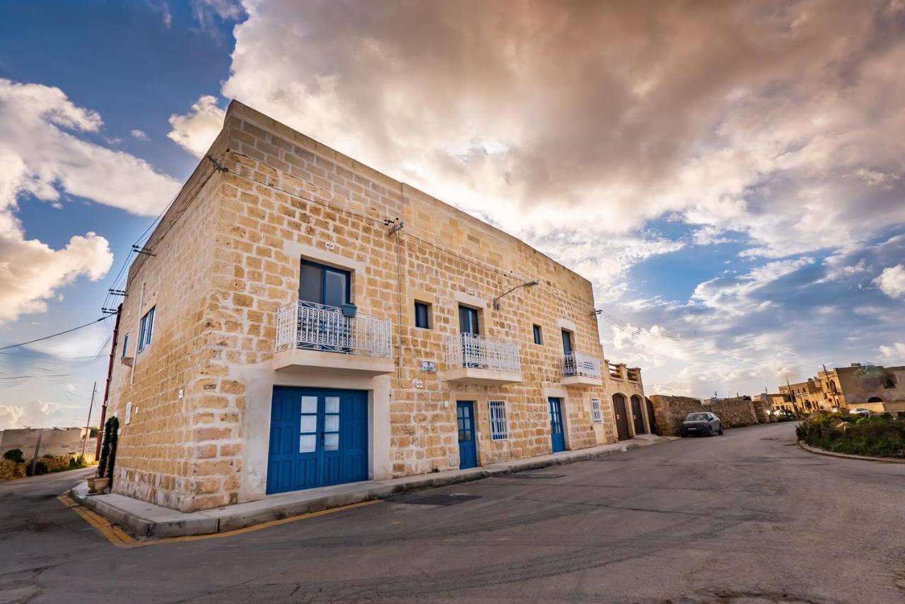 Bed and Breakfast Fiftyfour West Boutique Living à Għarb Extérieur photo