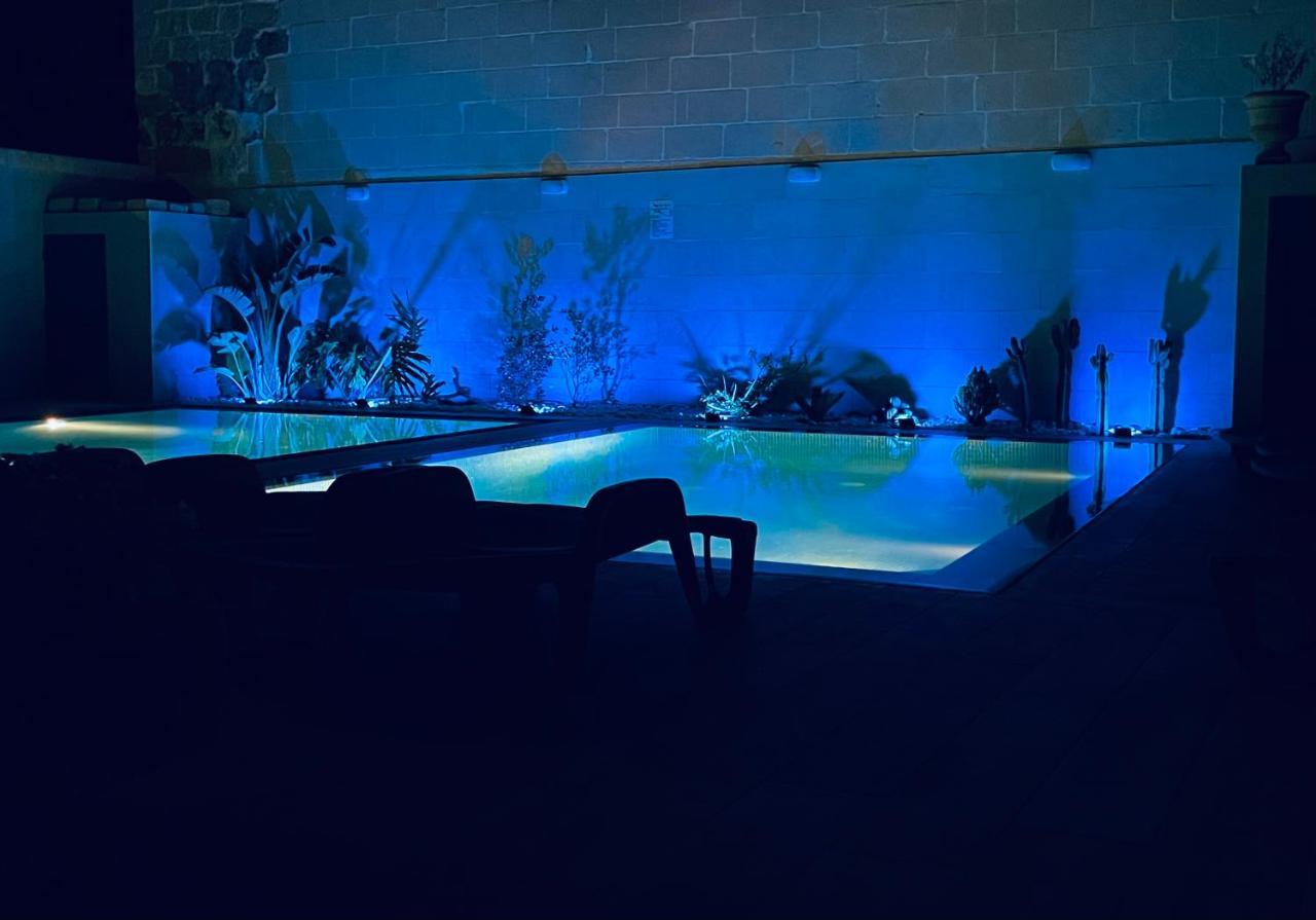 Bed and Breakfast Fiftyfour West Boutique Living à Għarb Extérieur photo