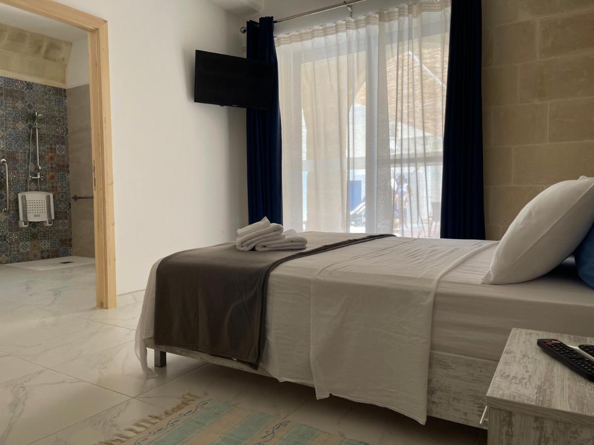 Bed and Breakfast Fiftyfour West Boutique Living à Għarb Extérieur photo