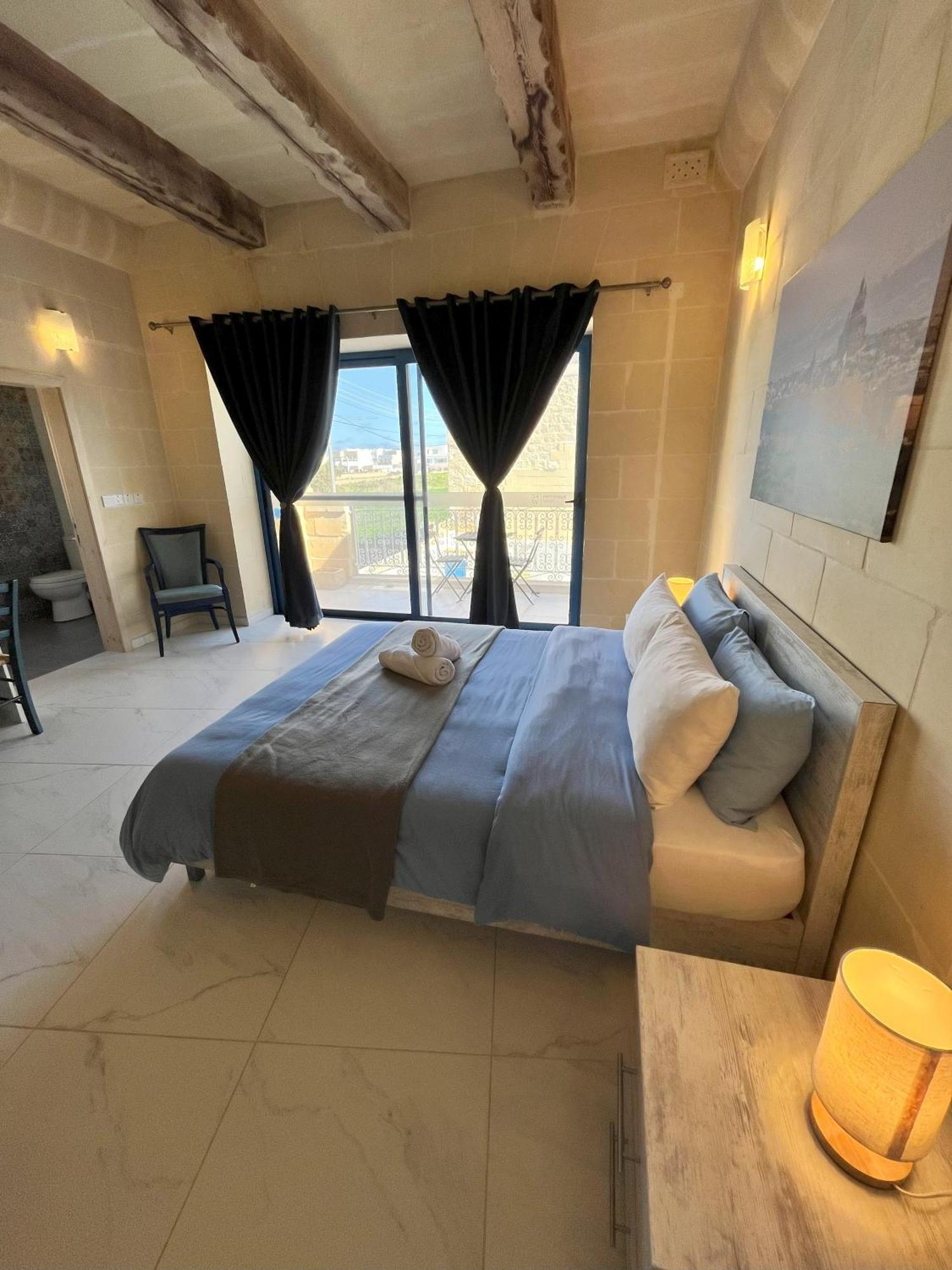 Bed and Breakfast Fiftyfour West Boutique Living à Għarb Extérieur photo
