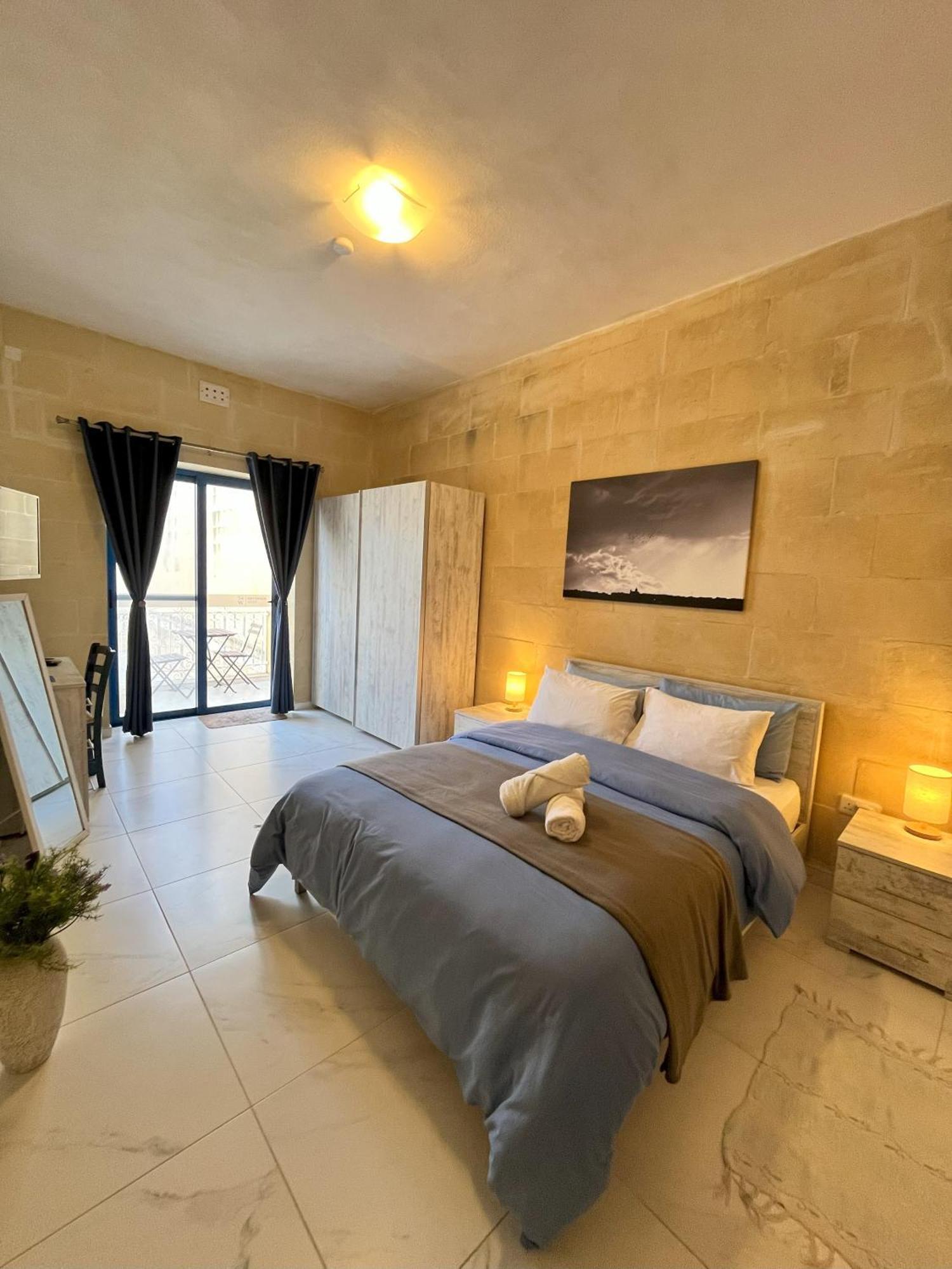 Bed and Breakfast Fiftyfour West Boutique Living à Għarb Extérieur photo