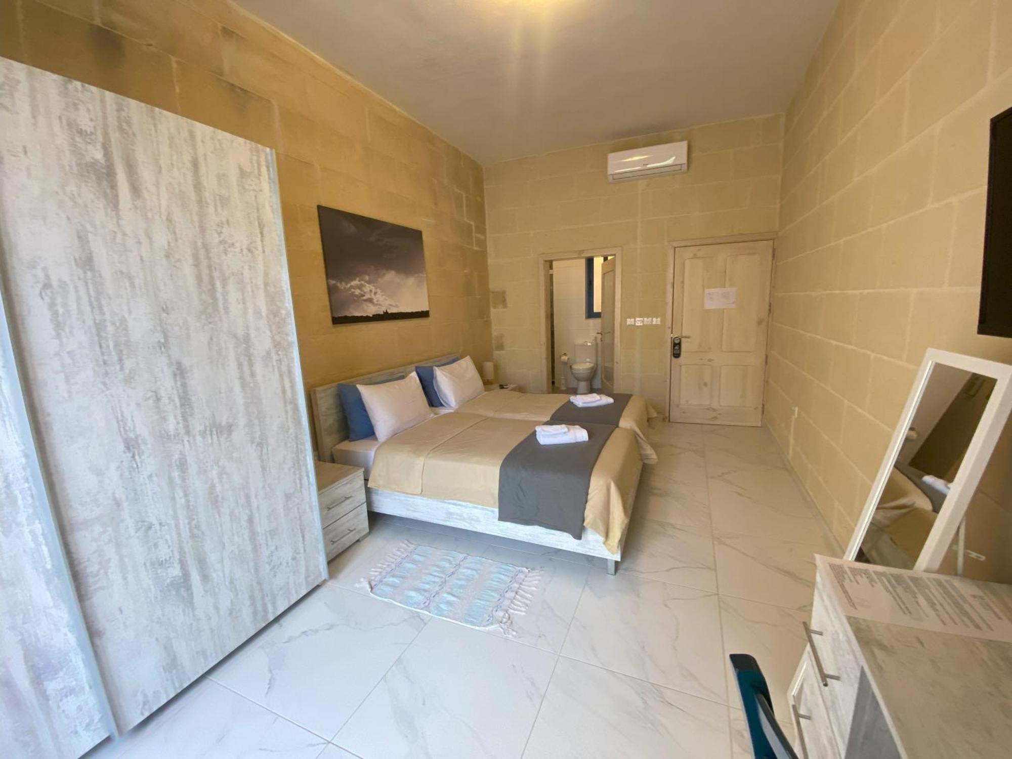 Bed and Breakfast Fiftyfour West Boutique Living à Għarb Extérieur photo