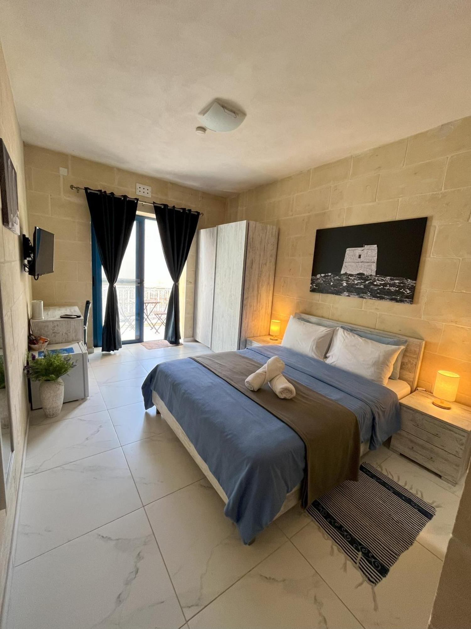 Bed and Breakfast Fiftyfour West Boutique Living à Għarb Extérieur photo